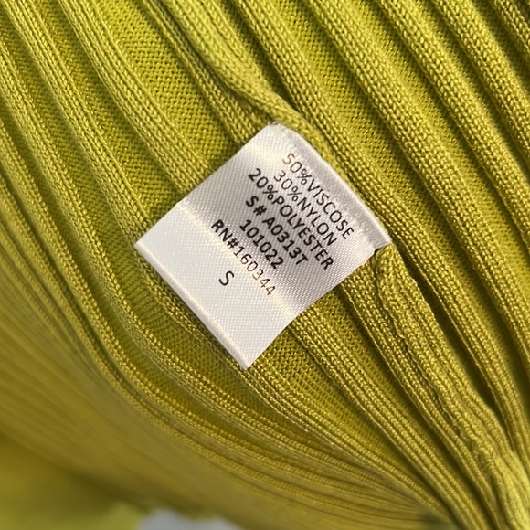 HP!! 🎉NWT Long sleeved ribbed top - Picture 6 of 6